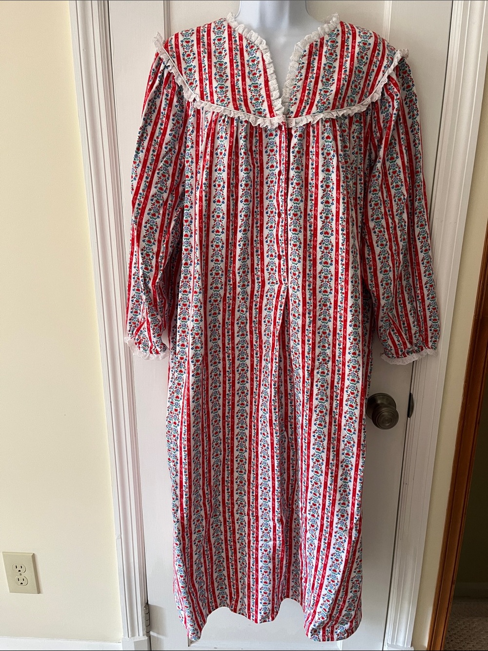 Lanz of Salzburg Cotton Striped Floral Nightgown Long Lace  Red White Classic